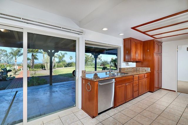 1068 Passiflora Avenue, Encinitas, CA 92024