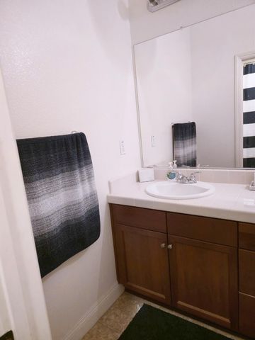 6829 Salvaterra Cir, Elk Grove, CA 95757