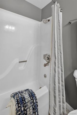 843 Portsdown Road, Ballwin, MO 63011