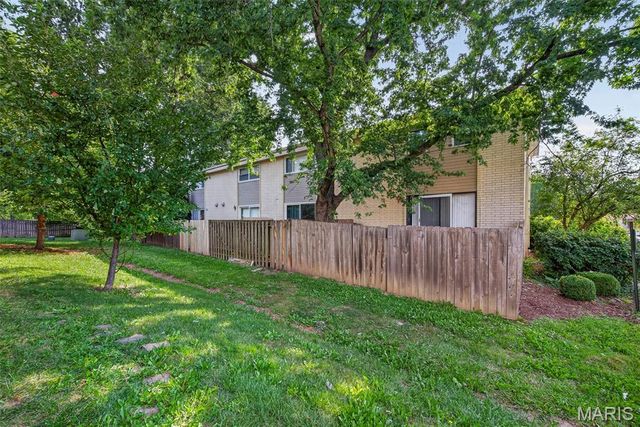 843 Portsdown Road, Ballwin, MO 63011