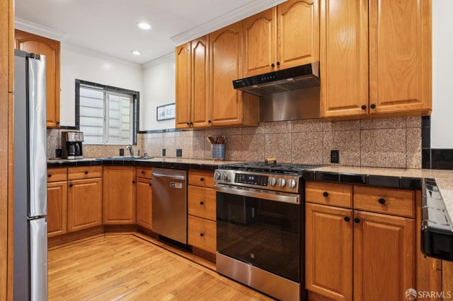 11 Lyell Street, San Francisco, CA 94112