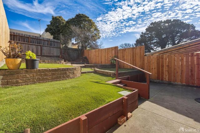 11 Lyell Street, San Francisco, CA 94112