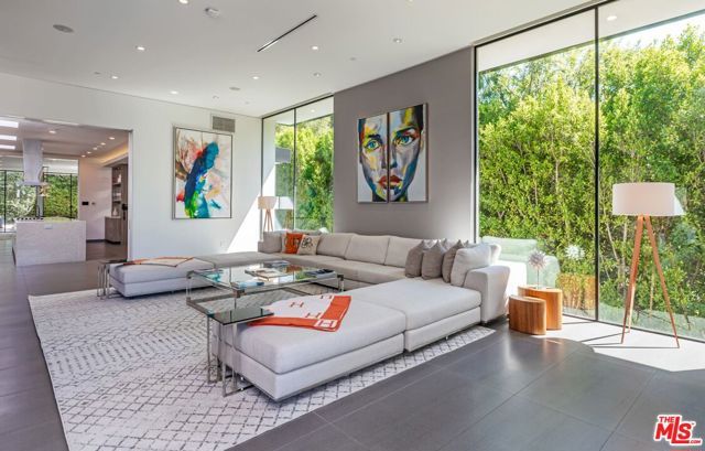 2002 LOMA VISTA Drive, Beverly Hills, CA 90210