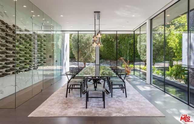 2002 LOMA VISTA Drive, Beverly Hills, CA 90210
