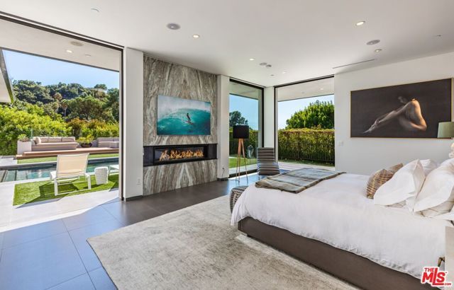 2002 LOMA VISTA Drive, Beverly Hills, CA 90210
