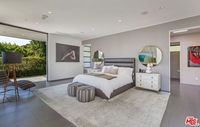 2002 LOMA VISTA Drive, Beverly Hills, CA 90210