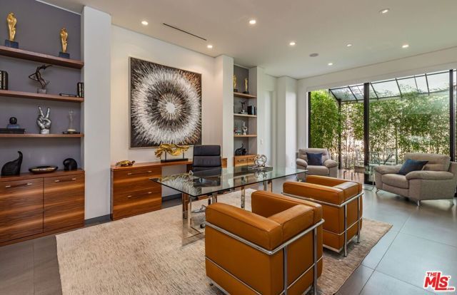2002 LOMA VISTA Drive, Beverly Hills, CA 90210