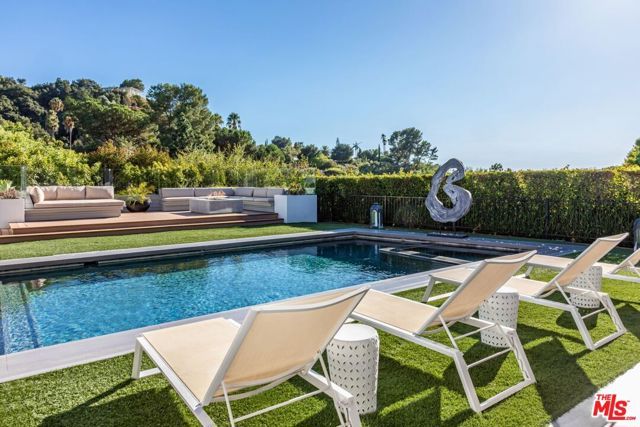2002 LOMA VISTA Drive, Beverly Hills, CA 90210