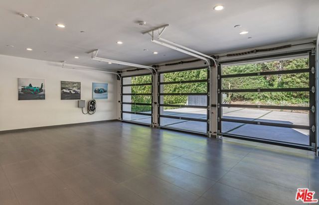 2002 LOMA VISTA Drive, Beverly Hills, CA 90210