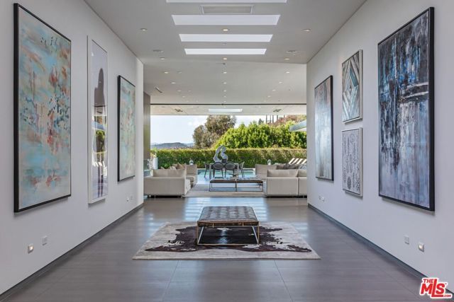 2002 LOMA VISTA Drive, Beverly Hills, CA 90210