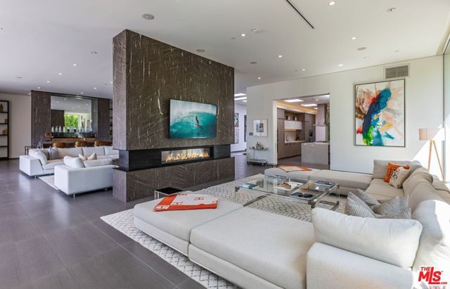 2002 LOMA VISTA Drive, Beverly Hills, CA 90210
