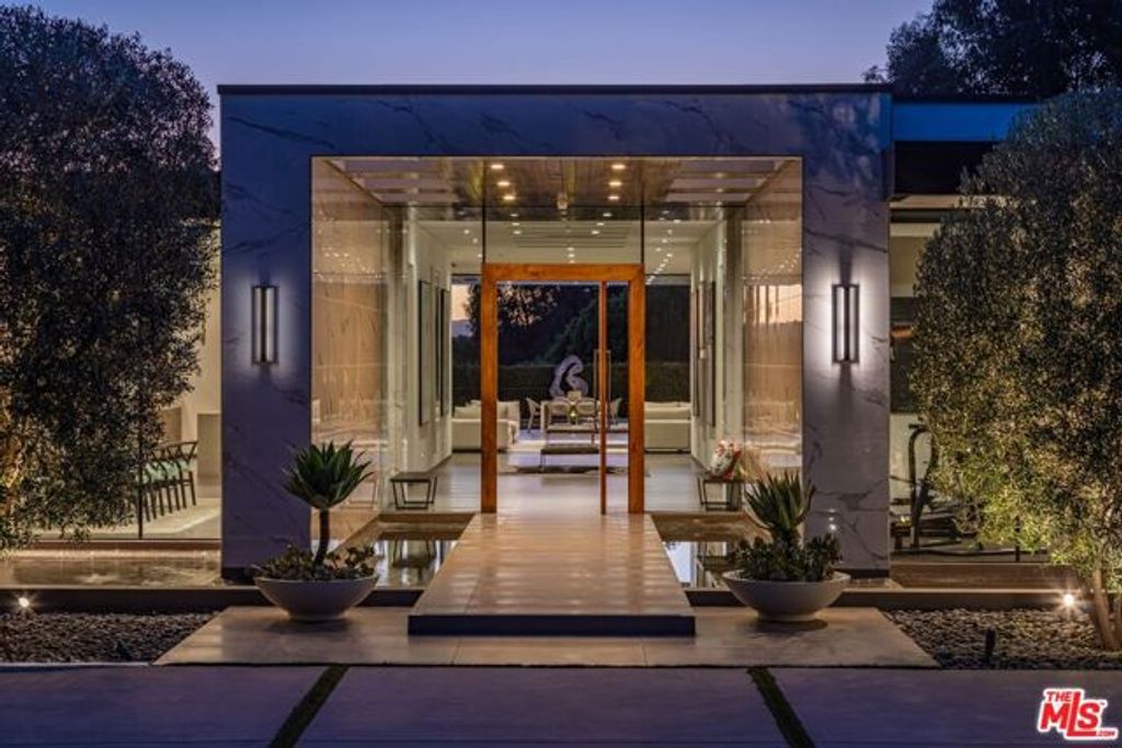 2002 LOMA VISTA Drive, Beverly Hills, CA 90210