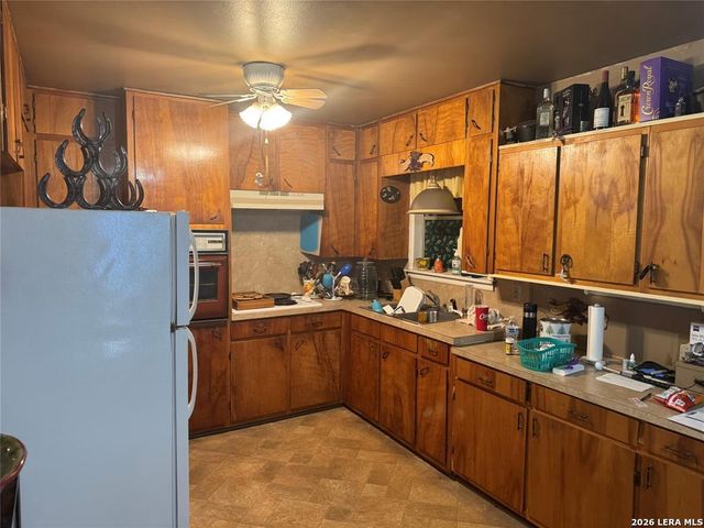 137 N KOWALD LN, New Braunfels, TX 78130