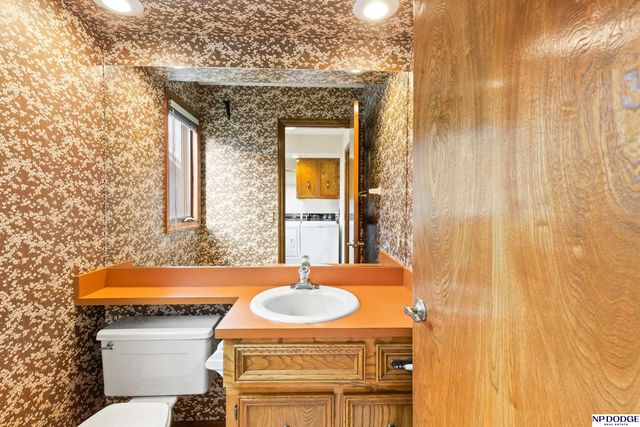 16231 Wright Circle, Omaha, NE 68130