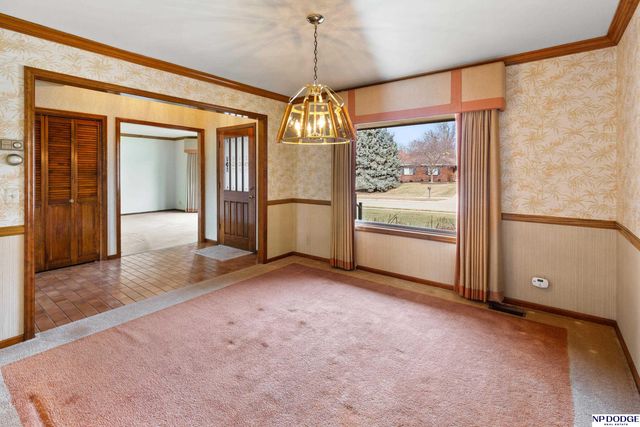 16231 Wright Circle, Omaha, NE 68130