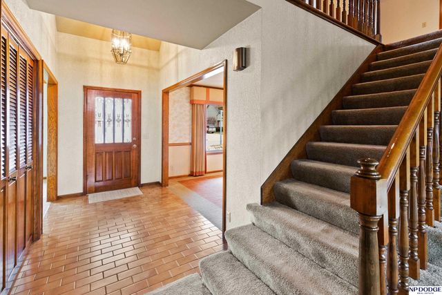 16231 Wright Circle, Omaha, NE 68130