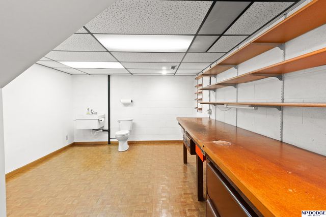 16231 Wright Circle, Omaha, NE 68130