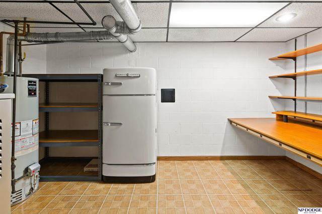 16231 Wright Circle, Omaha, NE 68130