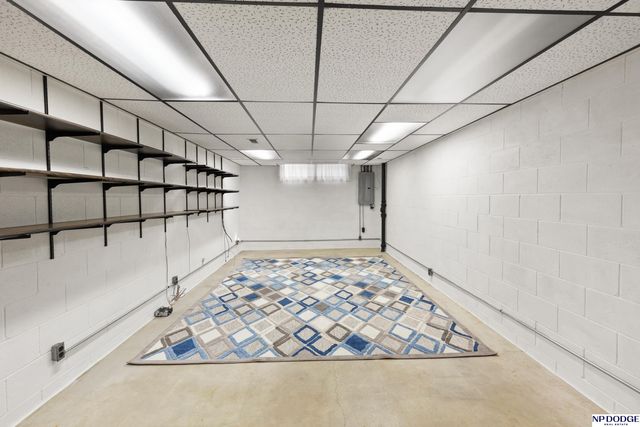 16231 Wright Circle, Omaha, NE 68130