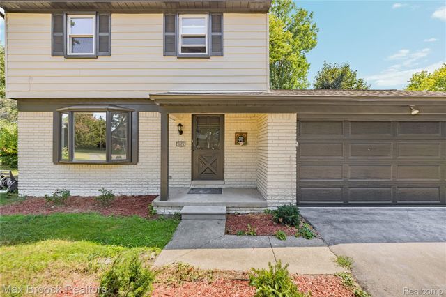 1874 Hopkins Drive, Wixom, MI 48393