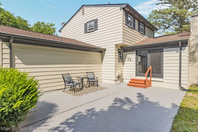1874 Hopkins Drive, Wixom, MI 48393