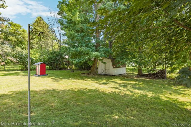 1874 Hopkins Drive, Wixom, MI 48393