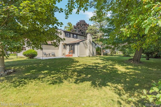 1874 Hopkins Drive, Wixom, MI 48393