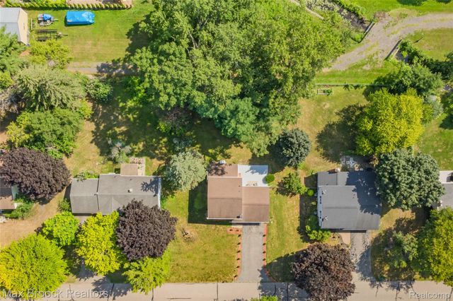 1874 Hopkins Drive, Wixom, MI 48393