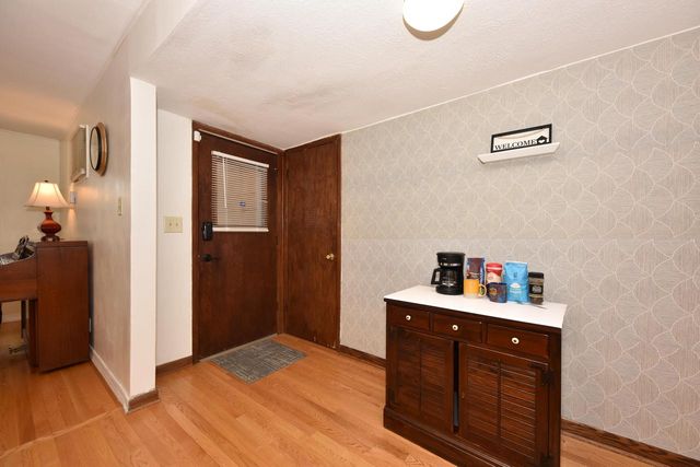 5607 N Argyle AVENUE, Glendale, WI 53209