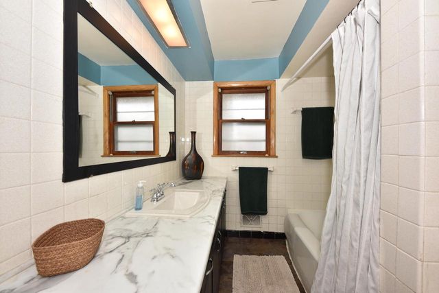 5607 N Argyle AVENUE, Glendale, WI 53209