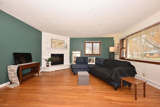 5607 N Argyle AVENUE, Glendale, WI 53209