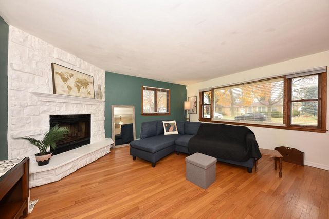 5607 N Argyle AVENUE, Glendale, WI 53209