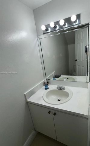 18111 NW 68th Ave F203, Hialeah, FL 33015
