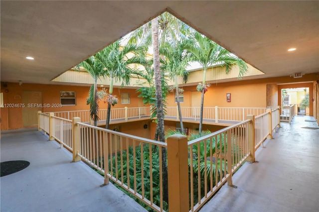 18111 NW 68th Ave F203, Hialeah, FL 33015