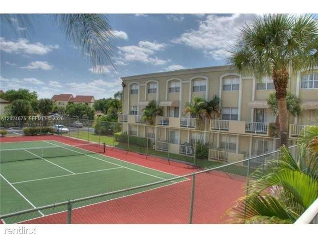 18111 NW 68th Ave F203, Hialeah, FL 33015
