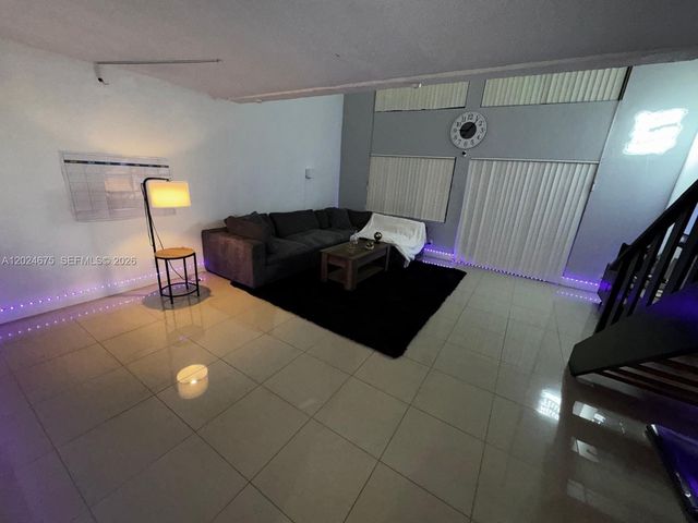 18111 NW 68th Ave F203, Hialeah, FL 33015