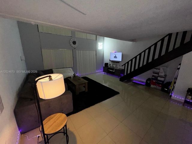 18111 NW 68th Ave F203, Hialeah, FL 33015