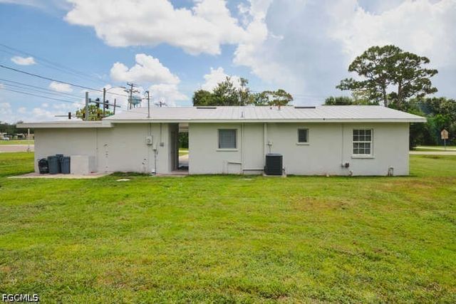 1637 Piney RD, North Fort Myers, FL 33903