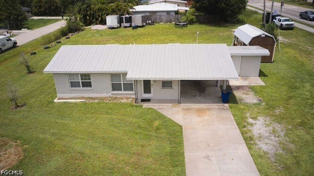 1637 Piney RD, North Fort Myers, FL 33903