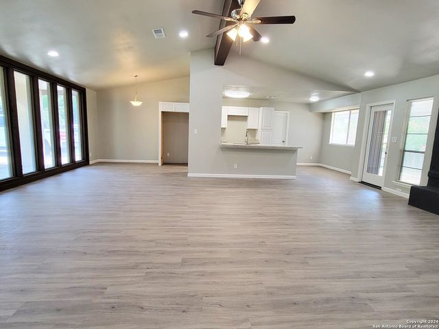 13711 Briarmeadow St, San Antonio, TX 78217