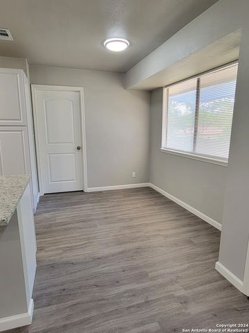 13711 Briarmeadow St, San Antonio, TX 78217