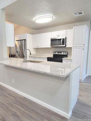 13711 Briarmeadow St, San Antonio, TX 78217