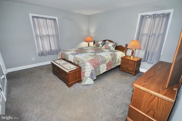 298 N HOOK RD, Pennsville, NJ 08070