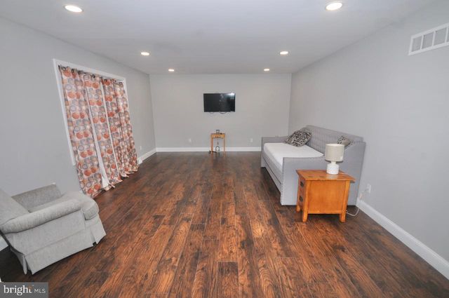 298 N HOOK RD, Pennsville, NJ 08070