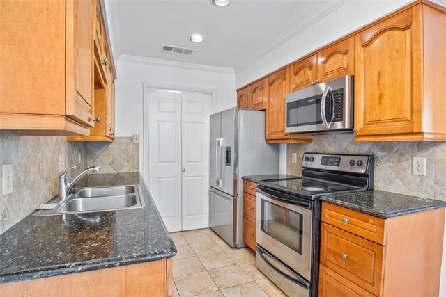 5744 Cedar Creek Drive, Benbrook, TX 76109