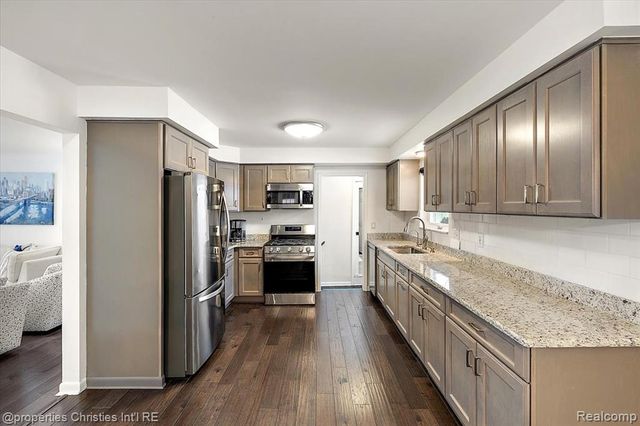 37674 Andrew Drive, Sterling Heights, MI 48312