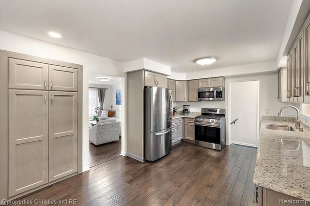 37674 Andrew Drive, Sterling Heights, MI 48312