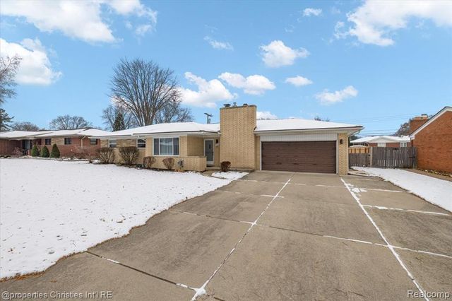 37674 Andrew Drive, Sterling Heights, MI 48312