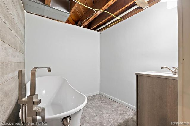 37674 Andrew Drive, Sterling Heights, MI 48312