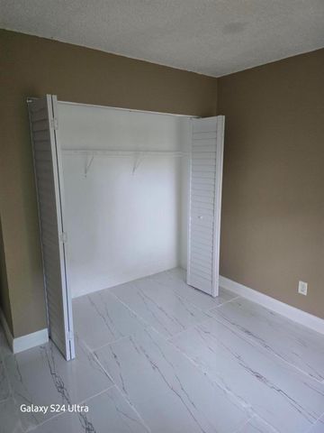 6023 10th Avenue N 115, Greenacres, FL 33463